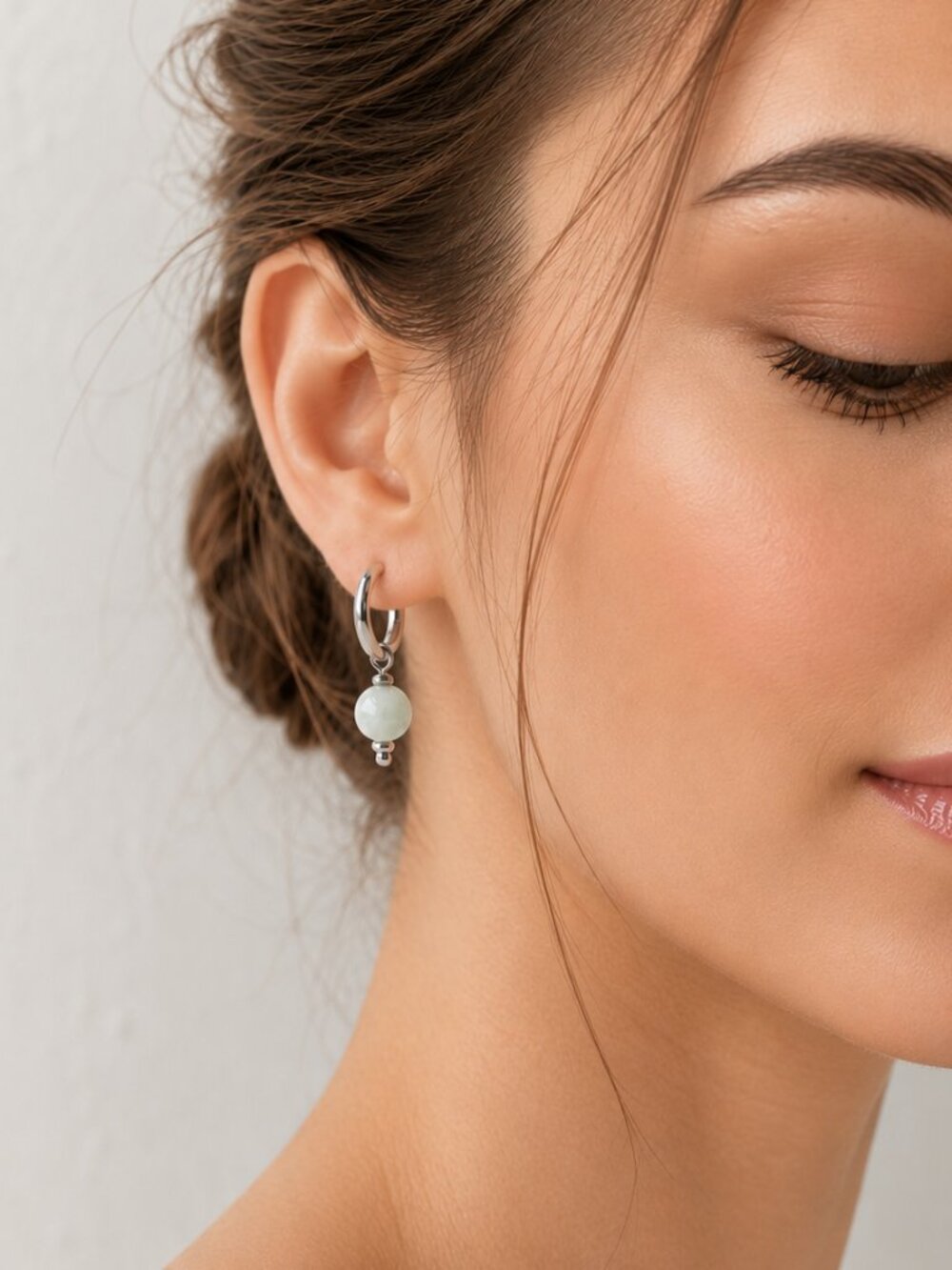 Boucles d'oreilles créoles avec pierre de jade vert